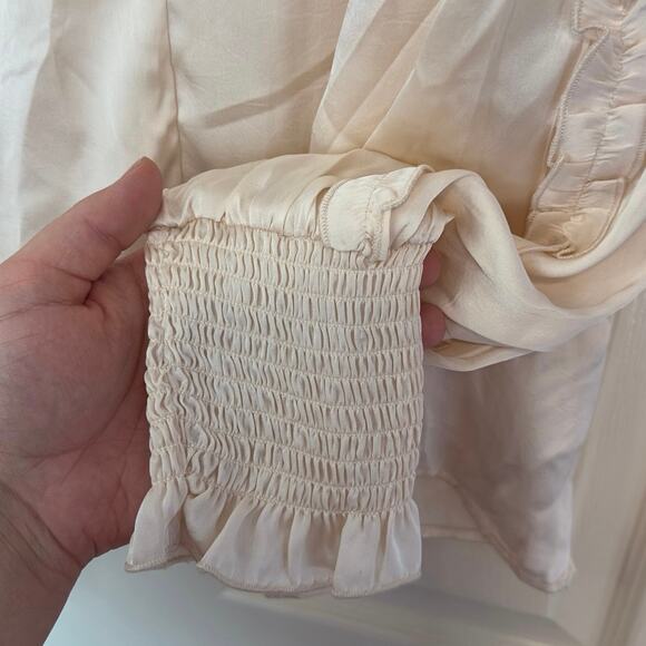 NWT Sam Edelman Varick V-Neck Ruffle Sleeve Satin Blouse Size XL Shifting Sand - Picture 8 of 11